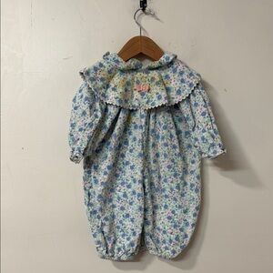 Offspring Floral Romper with Ruffle Detail 90’s vintage